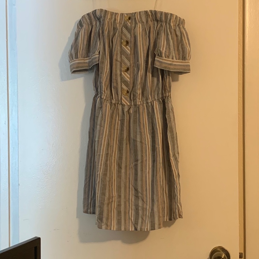 NWOT Hint of Blush Off the Shoulder Dress